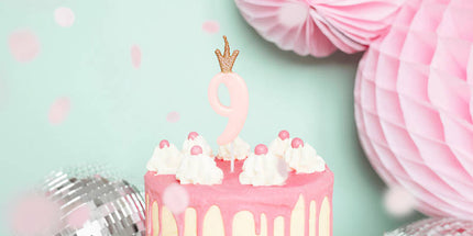 Rojstnodnevna sveča številka 9 s krono, svetlo roza